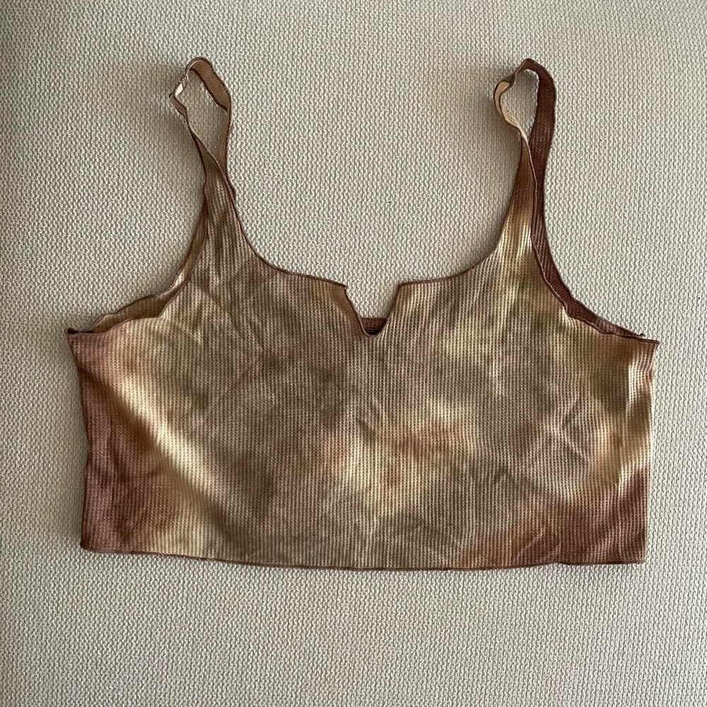 NWT out from under Jill notched cropped tank top size S in neutral tie dye